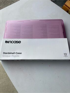 Incase 13" Laptop Hardshell Case in Pale purple